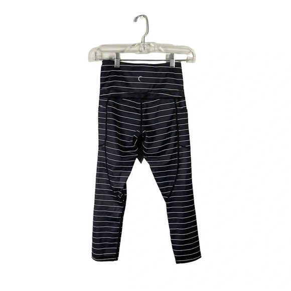 Zyia Active Striped Crop Athletic Athleisure Loungewear Leggings w/ Pockets 2 - Picture 2 of 8